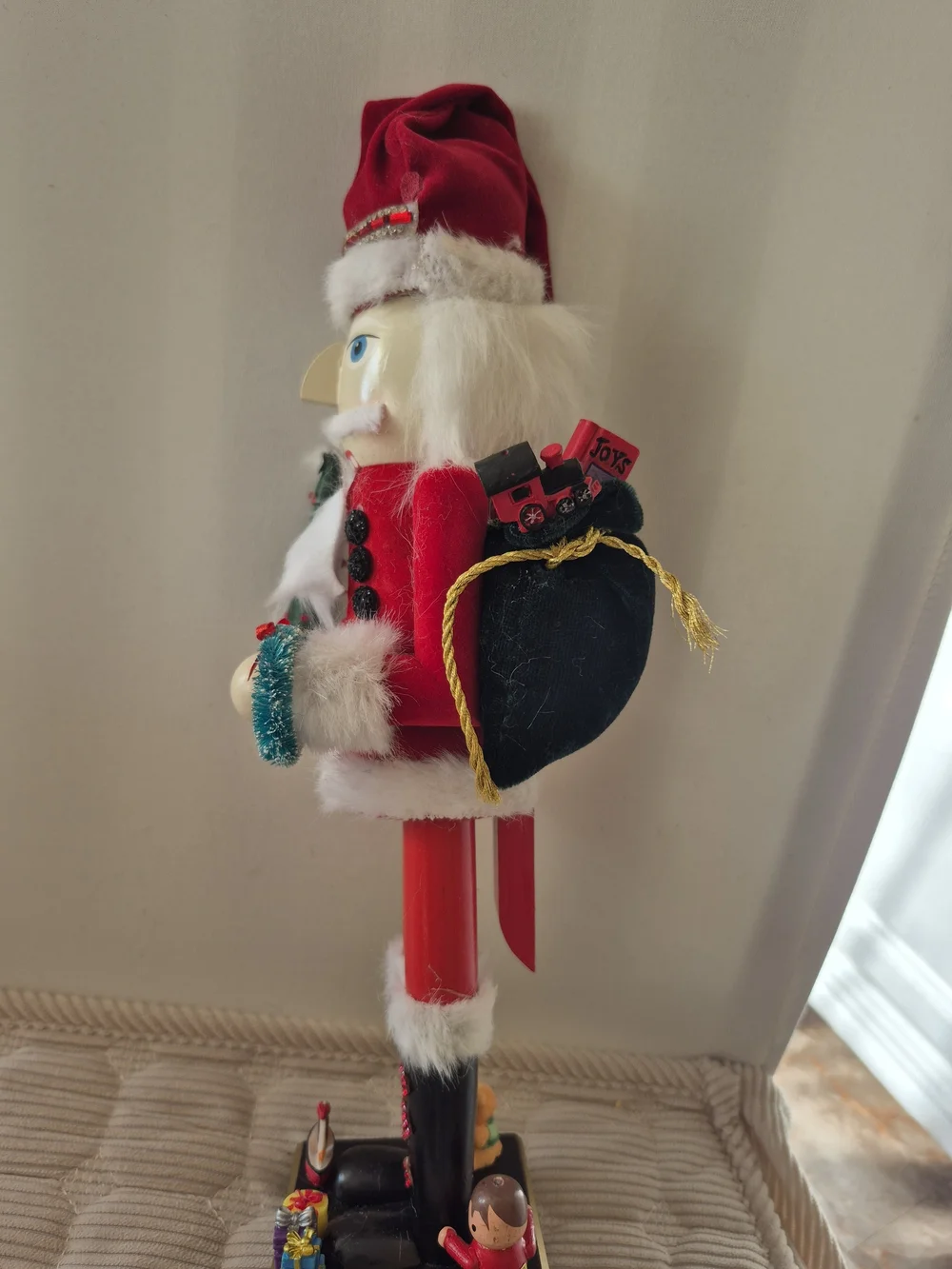 N/A festive red